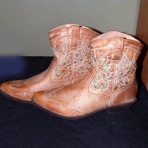 Blowout Sale cowboy boots  ladies  10